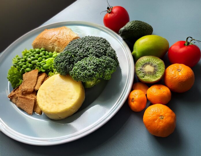 Should You Completely Cut Carbohydrates When Losing Weight? Should You Completely Cut Carbohydrates When Losing Weight?